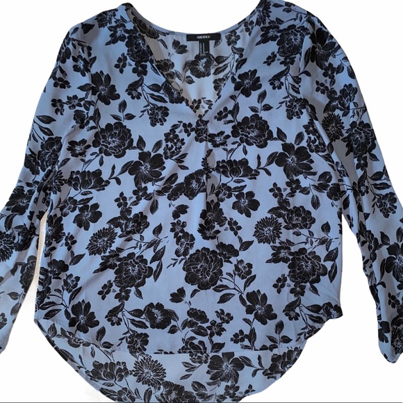 Forever 21 Tops - Forever 21 Blouse size medium